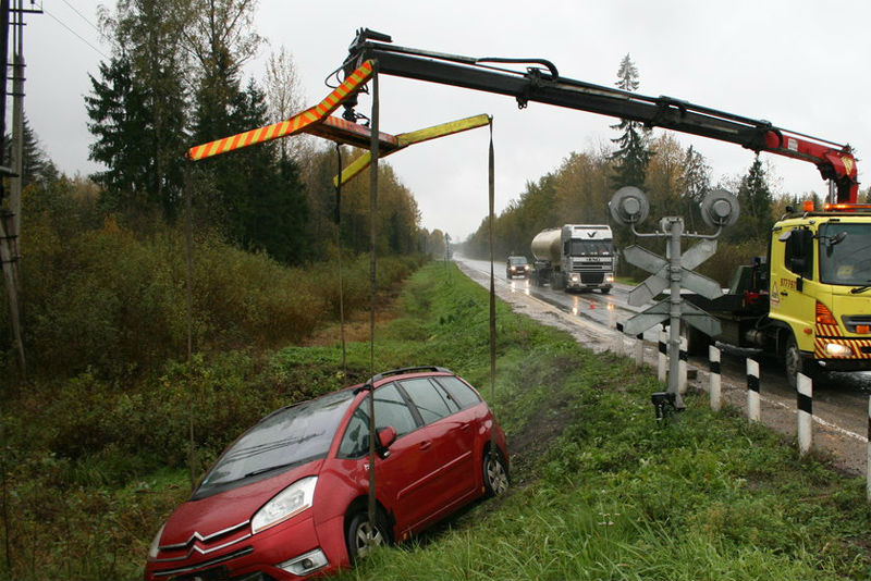 Извлечение автомобиля из кювета